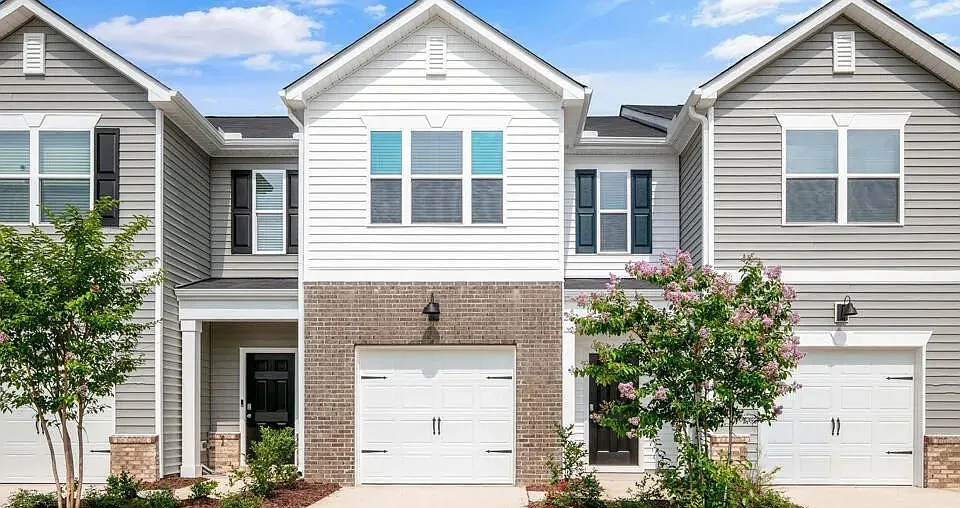 3 bed, 2.5 bath, 1416 sqft, $1,795 — Photo 1