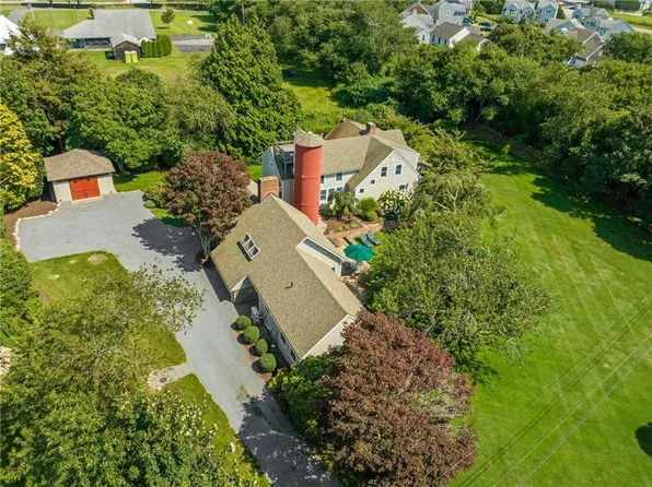 65-67 Blackberry Hill Dr, Wakefield, RI 02879
