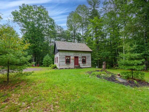 84 Spruce Ln, Jay, NY 12941