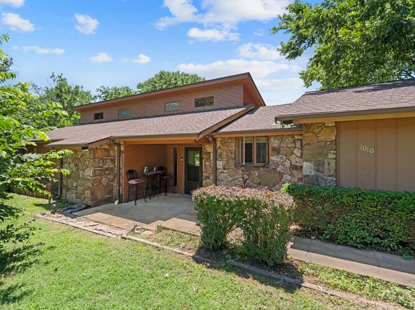 1010 S Sycamore Dr, Grove, OK 74344