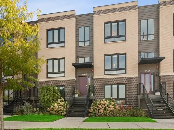 2347 Parkside Dr, Schaumburg, IL 60173