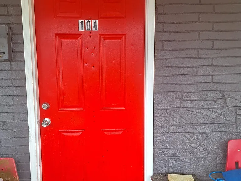 104 E Old Post Rd — Photo 5