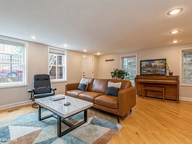 1426 N Greenview Ave #1 — Photo 2