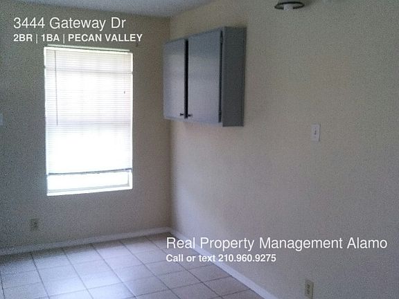 4th image of 3444 Gateway Dr
