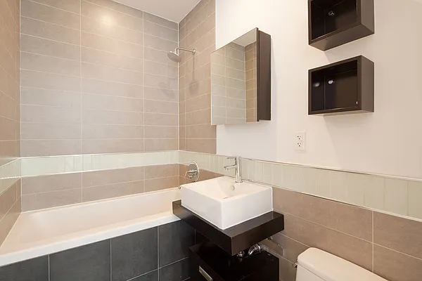 Sold by aptsandlofts.com | media 16