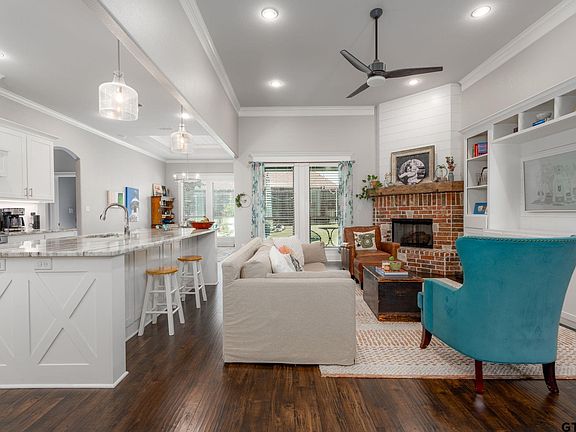 4th image of 11242 Water Oak Dr