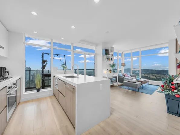 6080 McKay Ave #3304, Burnaby, BC V5H 0J4
