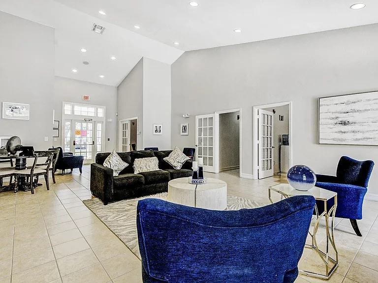 Savannah Cove Apartments — Photo 23