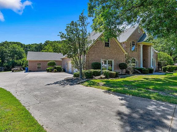 3rd image of 8300 Steeplechase Cir