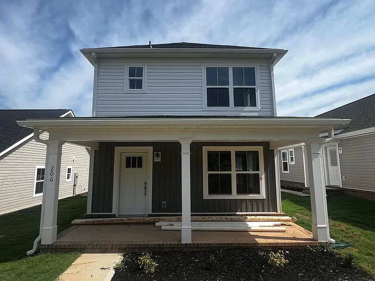 206 Samson Trl — Photo 1