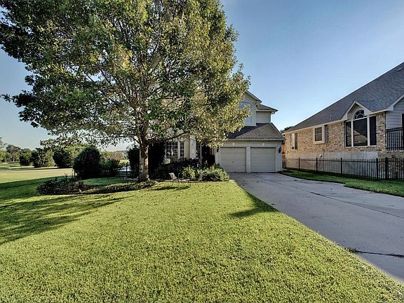 4th image of 2113 Saint Andrews Dr