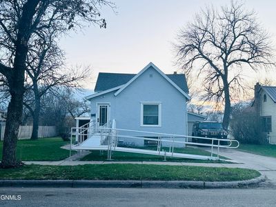 316 4th Ave SW, Jamestown, ND, 58401