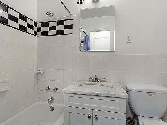 4th image of 430 W 34th St APT 3E