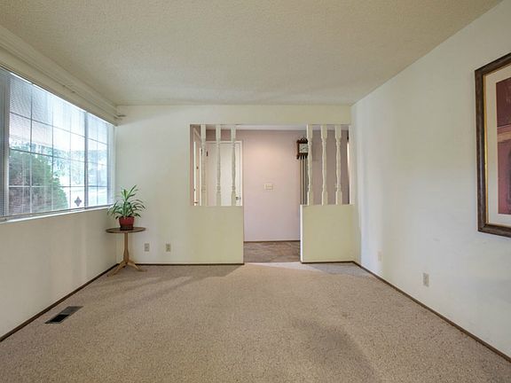 3rd image of 13704 NE 70th Pl
