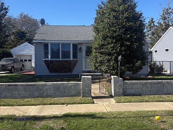 2nd image of 706 Indian Ave
