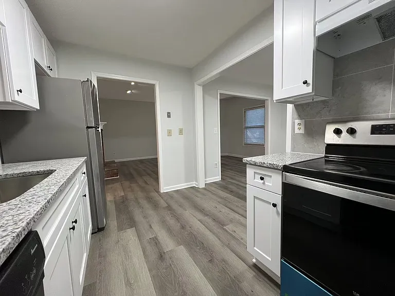 5020 Leeshire Trl — Photo 13