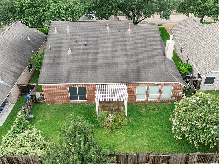 17611 Emerald Garden Ln — Photo 37