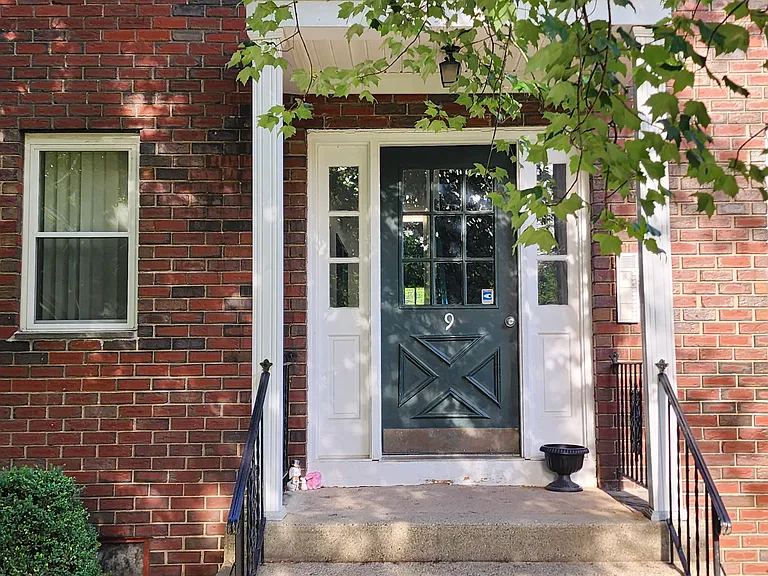 91 Regency Park Dr — Photo 1