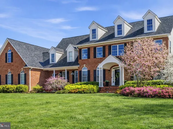 8715 Hill Spring Dr, La Plata, MD 20646