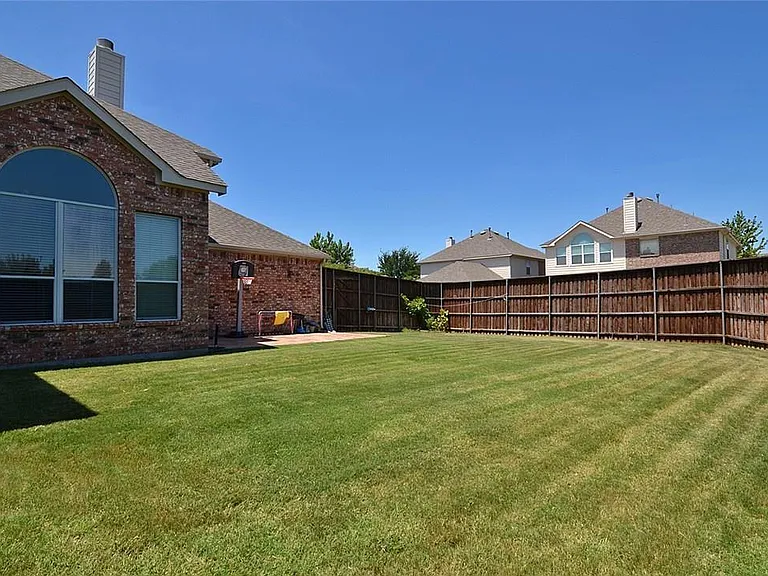 4401 Caledonia Creek Ln — Photo 13