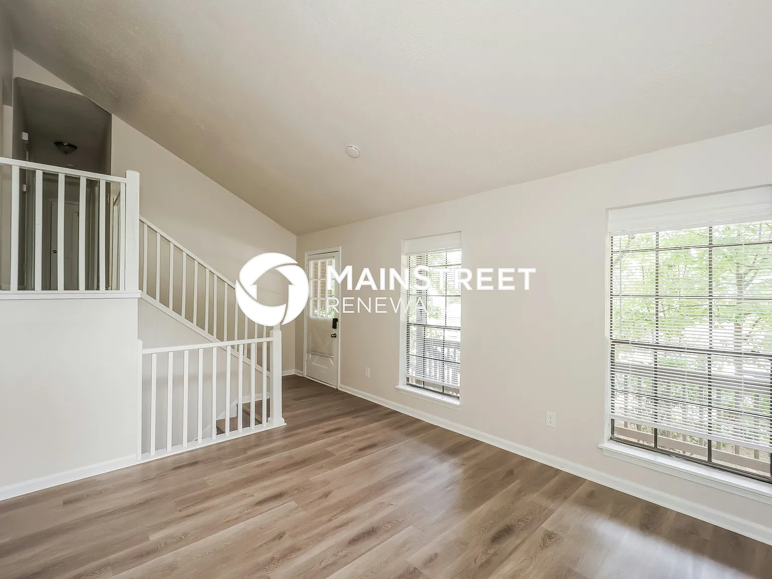 561 Country Lane Dr — Photo 4