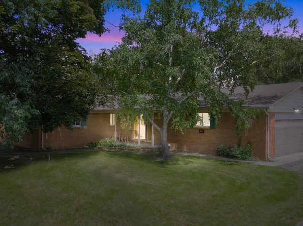 5299 Kenicott Trl, Brighton, MI 48114