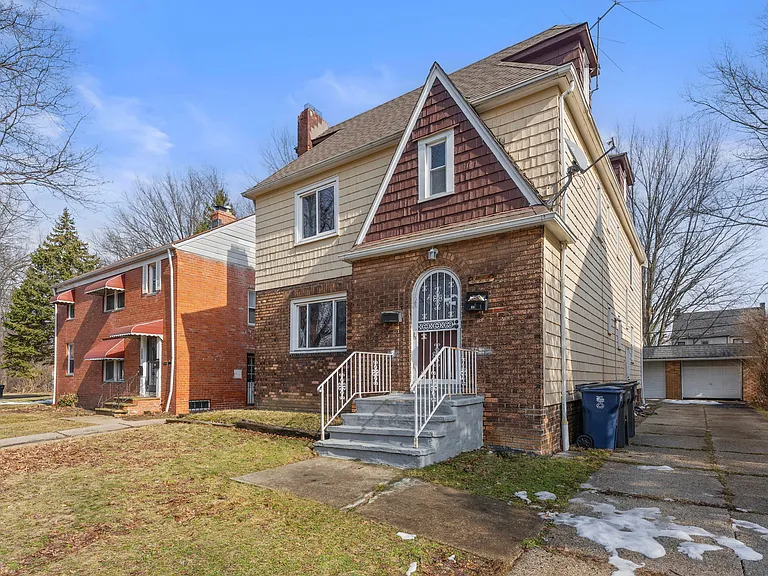 876 Eloise Dr #A — Photo 1