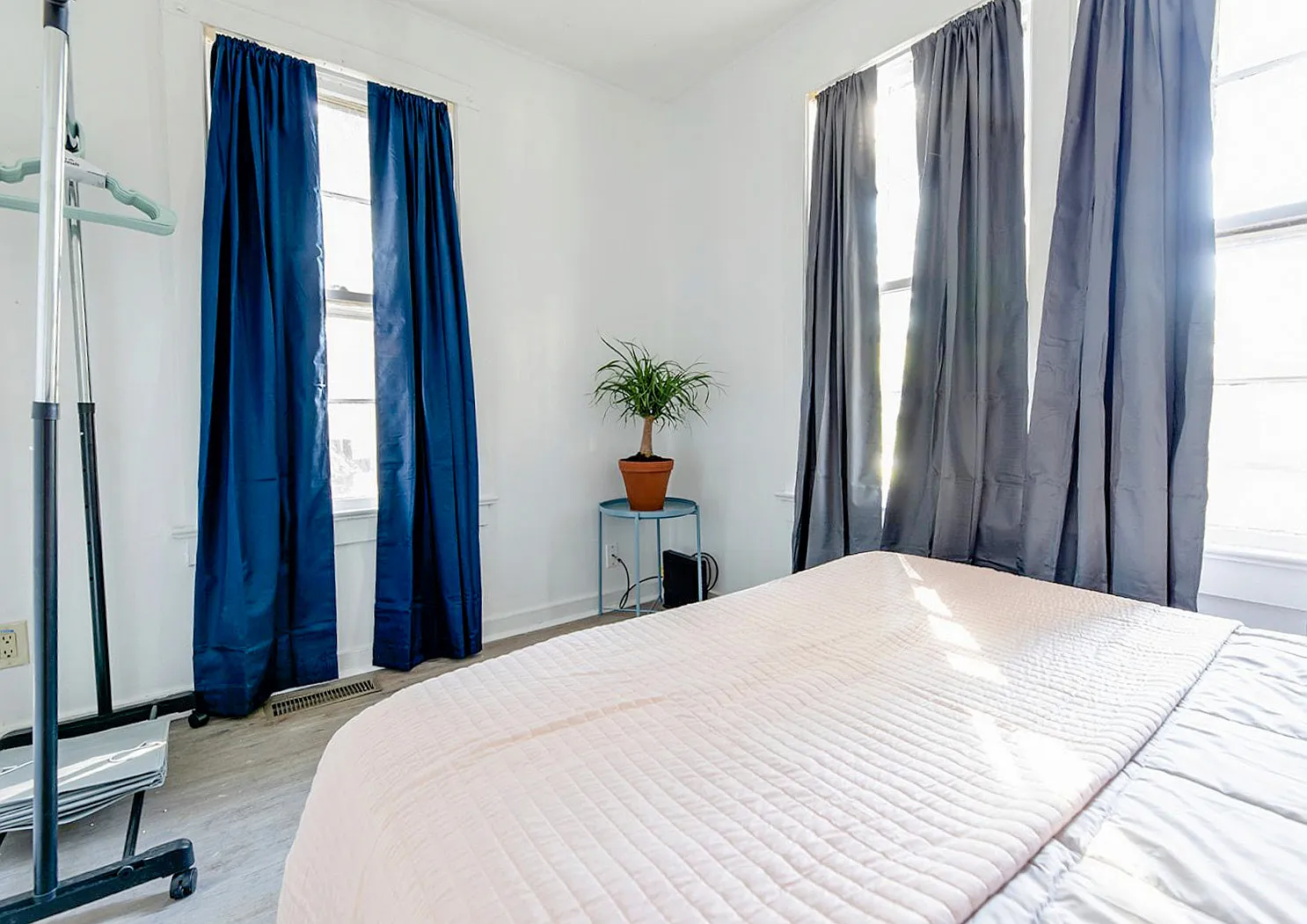 3 bed, 1.0 bath, 1773 sqft, $789 — Photo 2