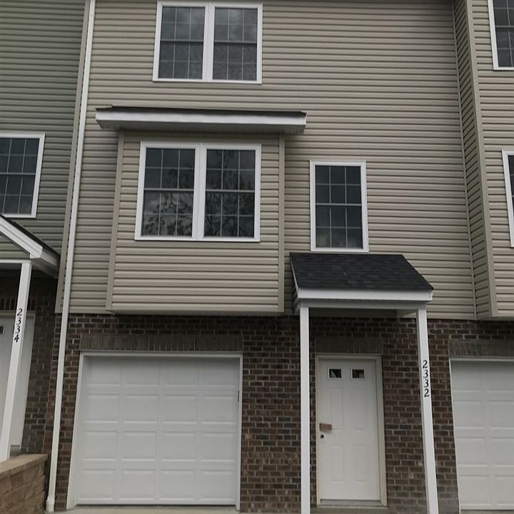 1st image of 2332 Kendall Ln