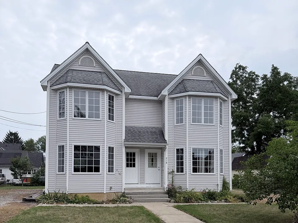 216 N Hickory St #216