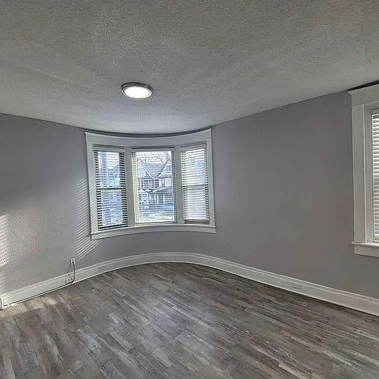128 Auburn Ave — Photo 2