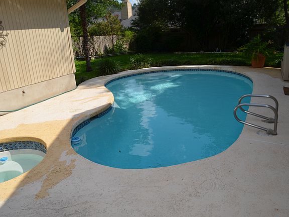 Deck, Pool & Spa