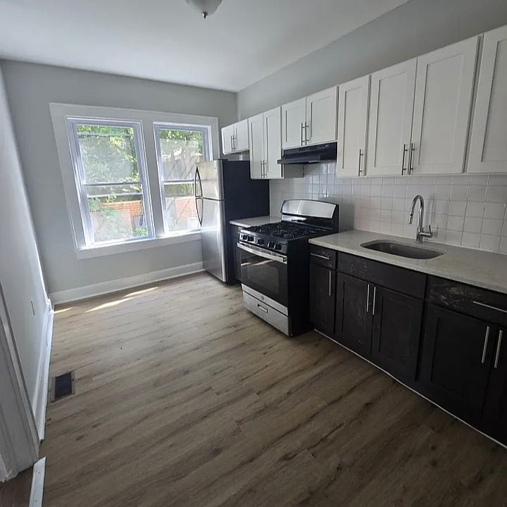 1st image of 26 Chelsea Ave #1L