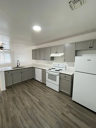 228 W Roger Rd Photo 1