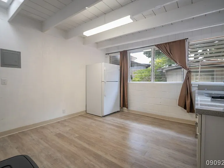 1341 Komo Mai Dr #B — Photo 11