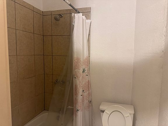 5th image of 2131 Thomas Blvd