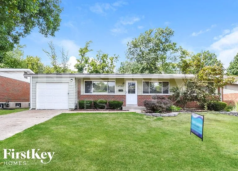 1335 Pepperhill Dr — Photo 1