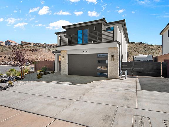 3rd image of 1090 E Coyote Crest Dr