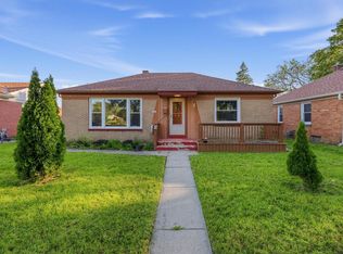 5425 W Lincoln Creek DRIVE, Milwaukee, WI 53218