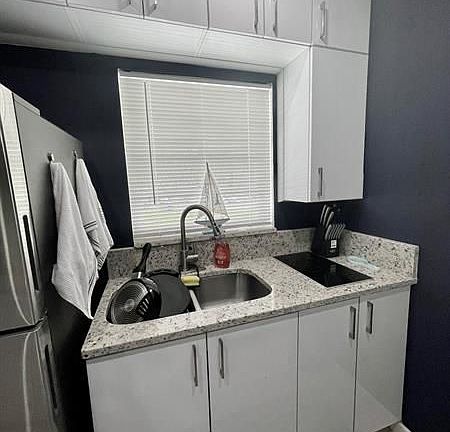 4th image of 1111 Lake Ter APT 208