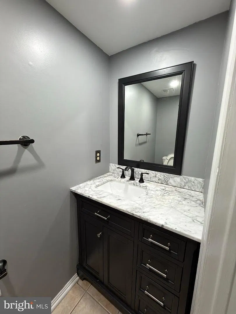 3 bed, 2.5 bath, $2,800 — Photo 3