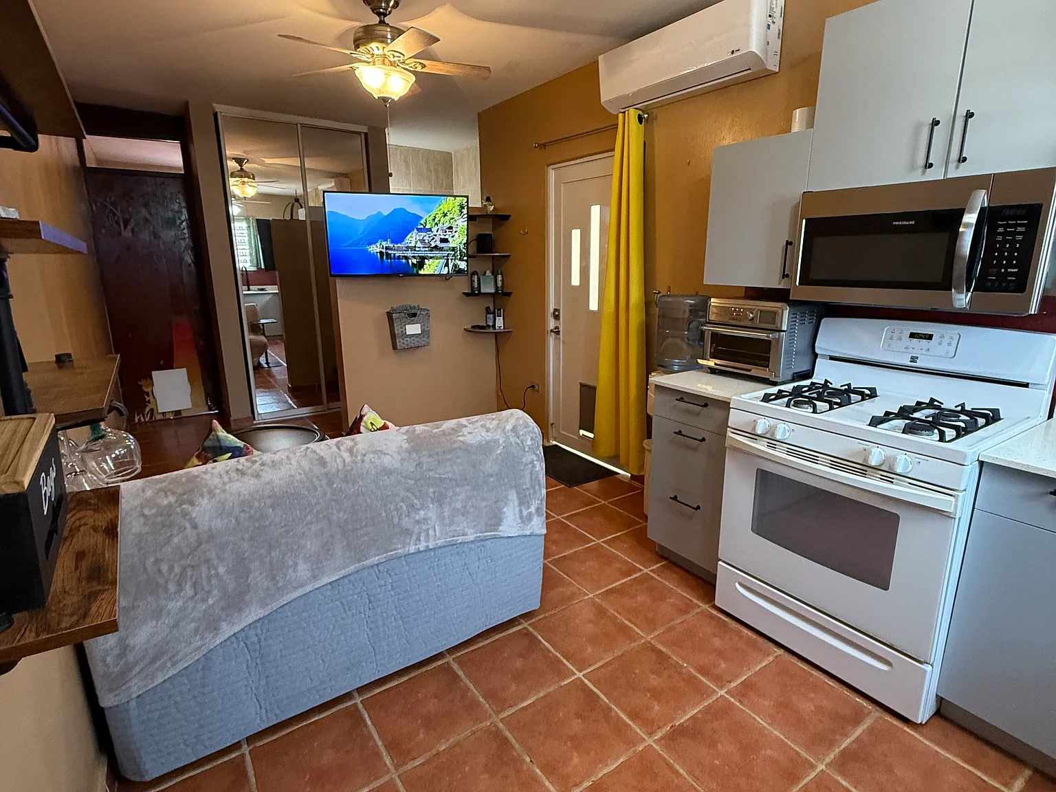 2 bed, $1,750 — Photo 4