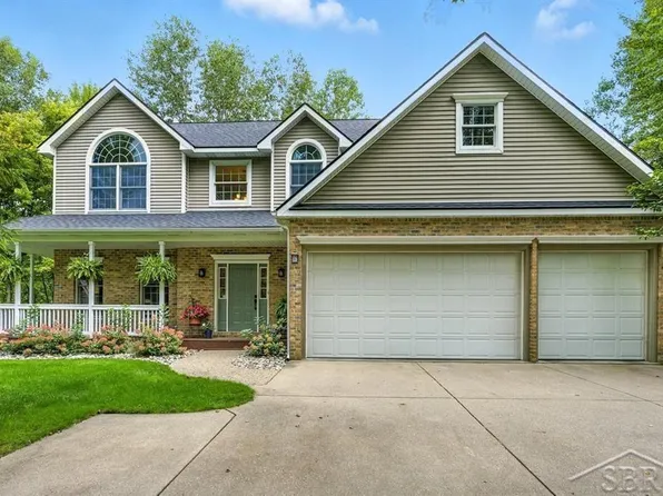 2858 N Cedaridge Dr, Midland, MI 48642