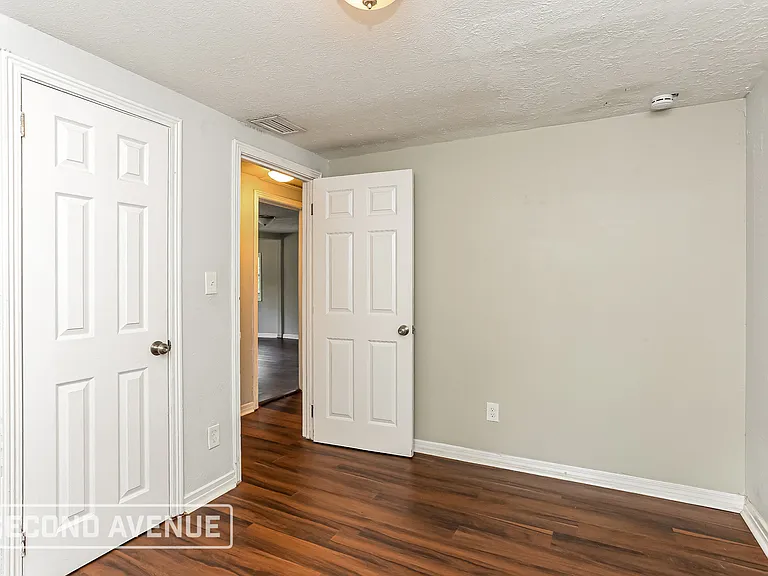 2939 W 6th St — Photo 12