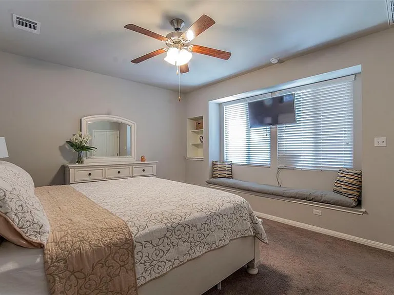 352 S Brook Dr — Photo 13