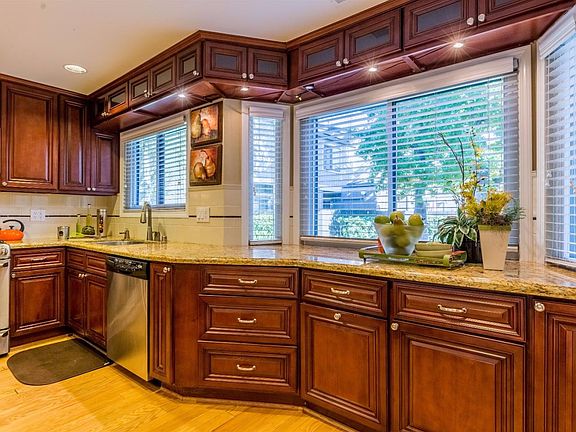 4th image of 435 Alberto Way Unit 11