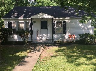 608 N 20th St, Herrin, IL 62948