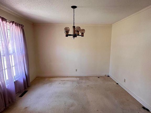 5th image of 112 Rock Creek Drive S