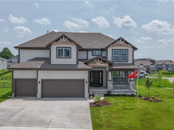 5839 McCormick Dr, Shawnee, KS 66226