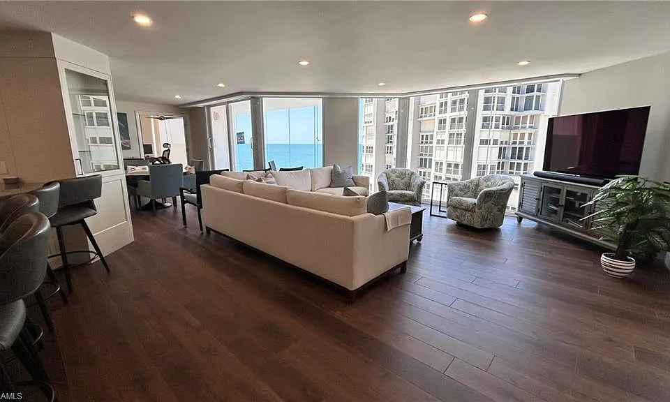 4041 Gulf Shore Blvd N #1103